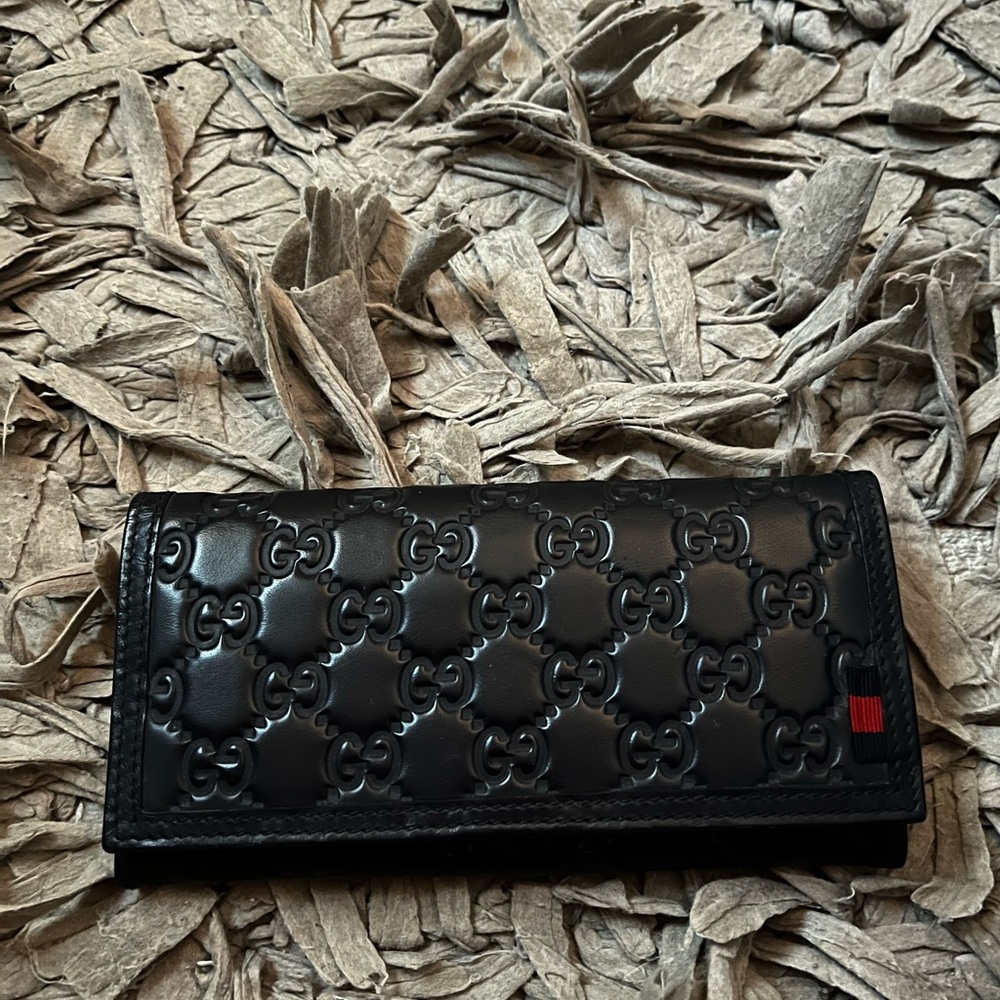 Gucci navy wallet